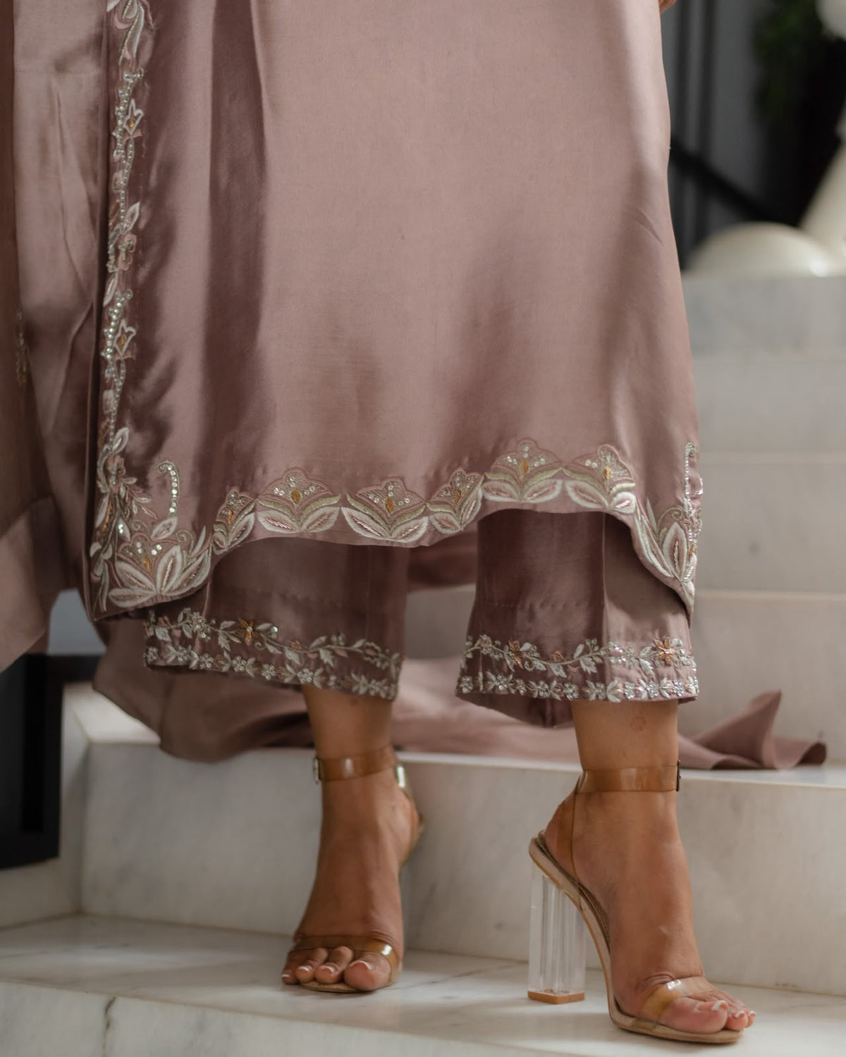 Taupe Muse